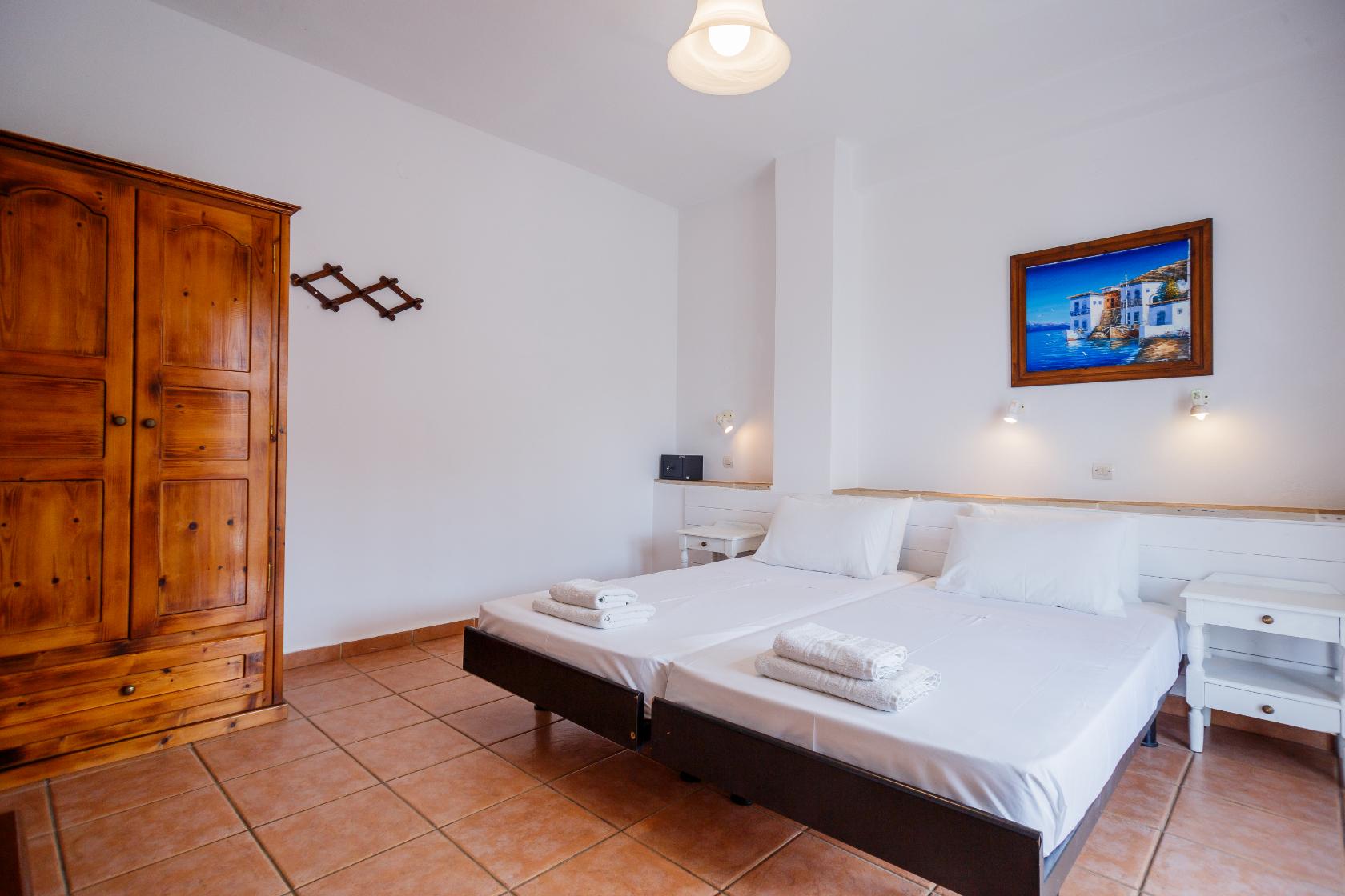 family room to konaki