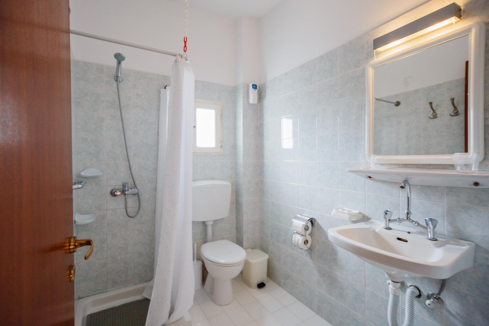 family room to konaki