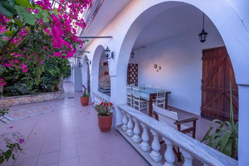 alikes alykes to konaki Zakynthos